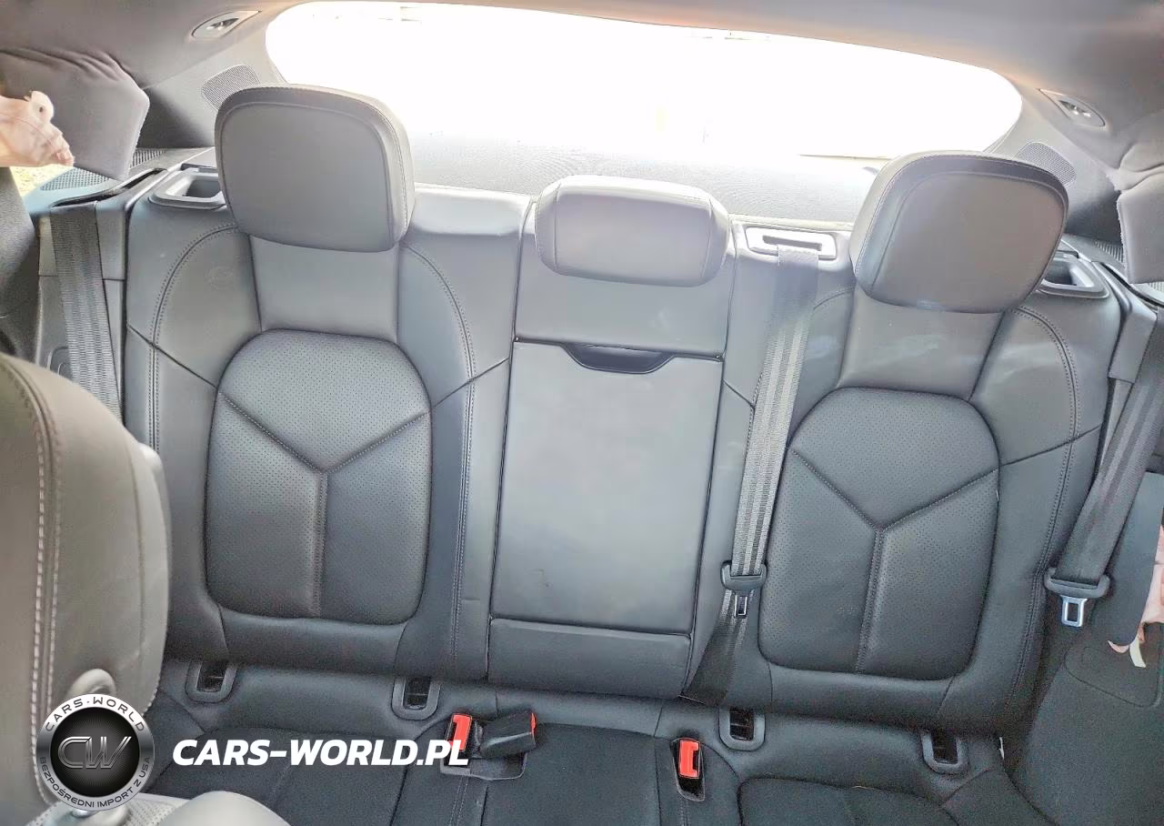 2017 Porsche Macan VIN:WP1AA2A54HLB00585 - 10