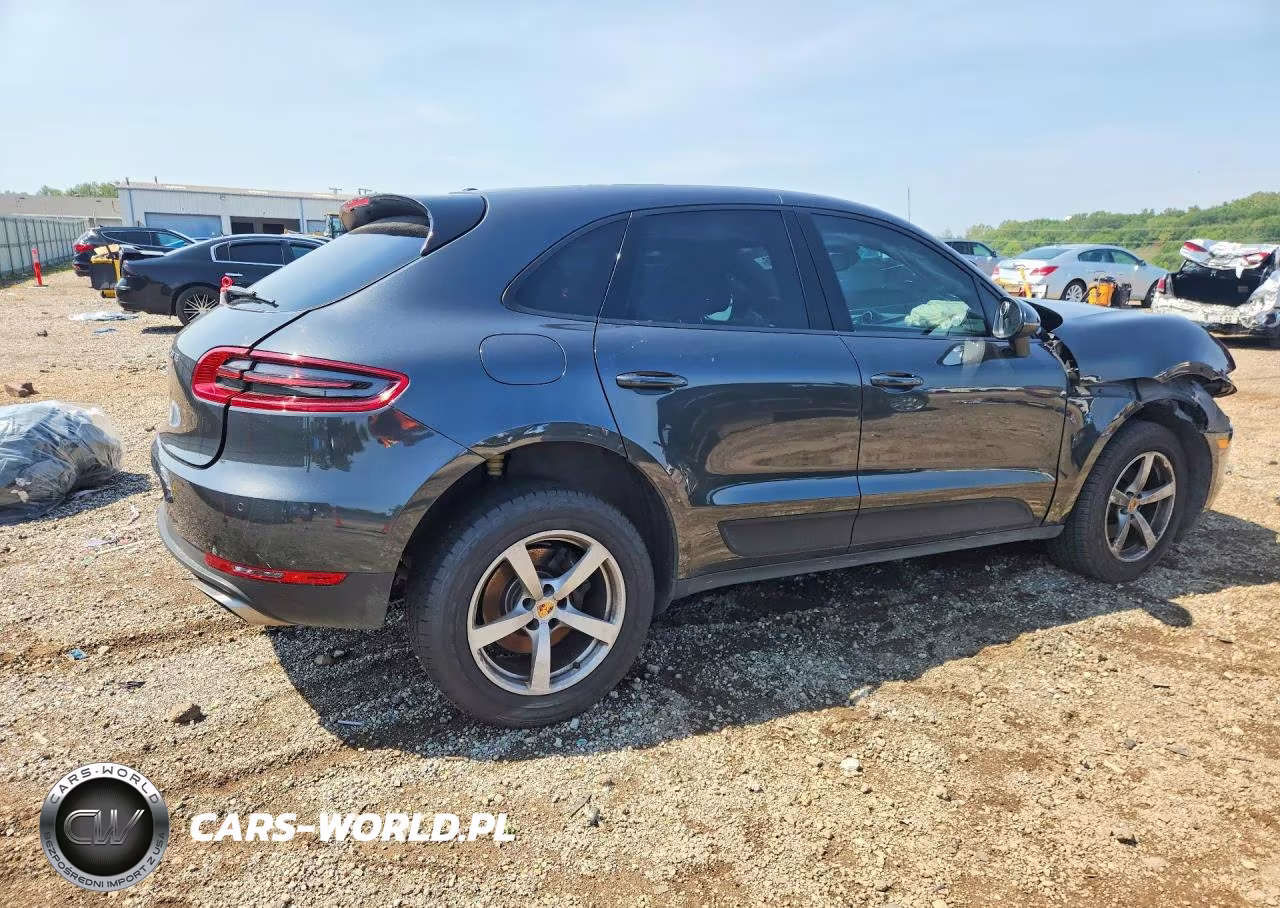 2017 Porsche Macan VIN:WP1AA2A54HLB00585 - 3