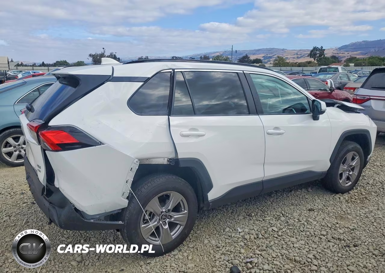 2025 Toyota Rav4 Xle VIN:2T3P1RFV0SW522984 - 3