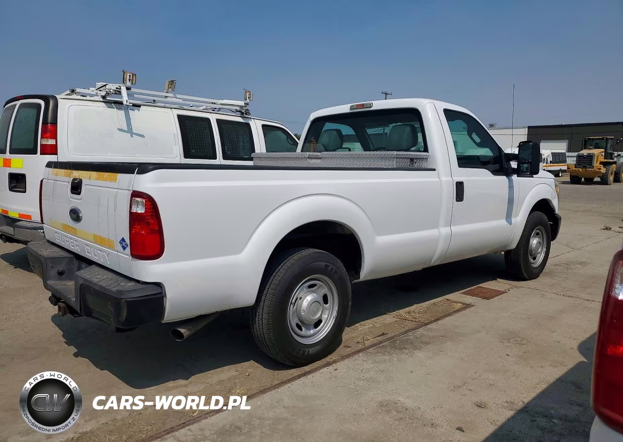 2013 Ford F250 Super Duty VIN:1FTBF2A66DEB81720 - 3