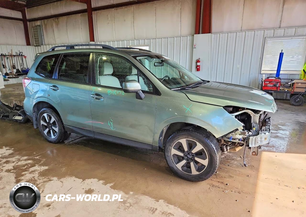 2018 Subaru Forester 2.5I Premium VIN:JF2SJAGC3JH574415 - 4