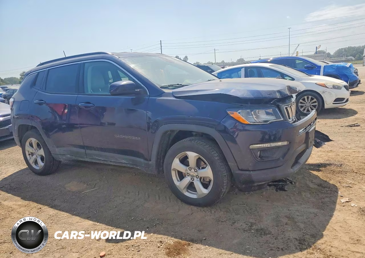 2017 Jeep Compass Latitude VIN:3C4NJDBB4HT641319 - 4