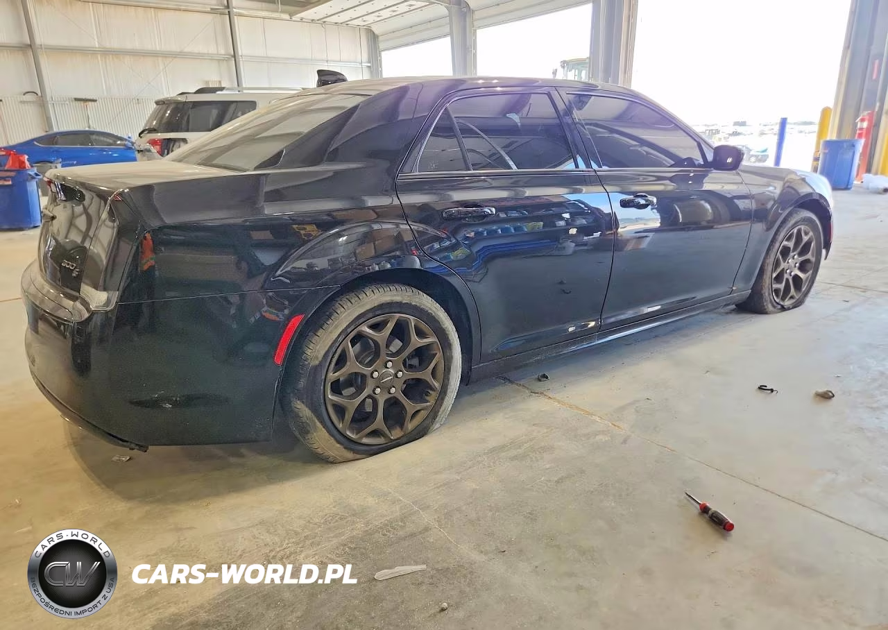 2016 Chrysler 300 S VIN:2C3CCAGG4GH270582 - 3