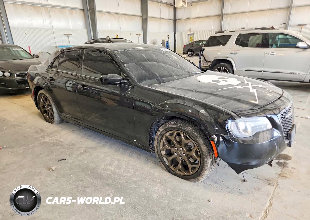 2016 Chrysler 300 S VIN:2C3CCAGG4GH270582 - 4