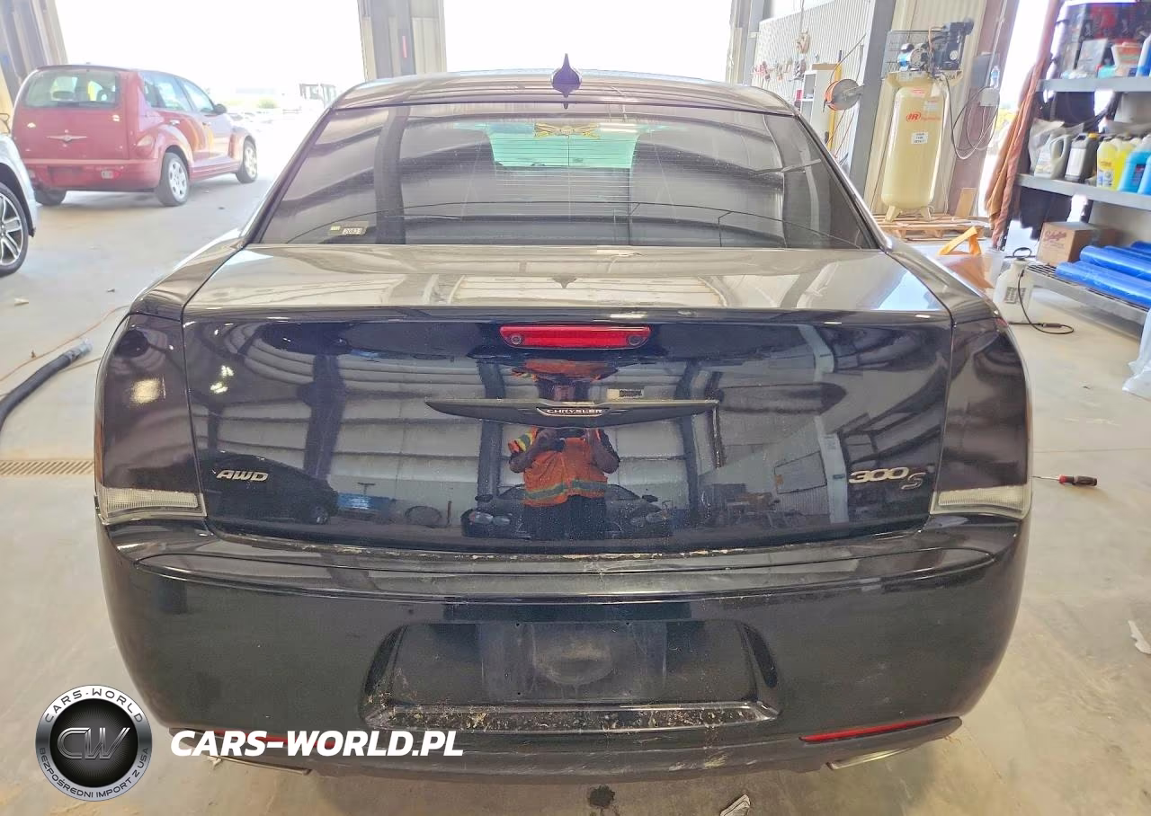 2016 Chrysler 300 S VIN:2C3CCAGG4GH270582 - 6
