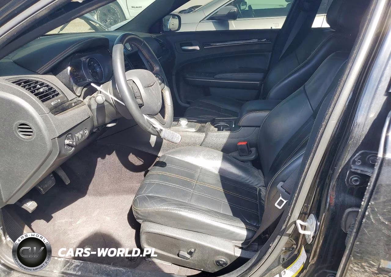 2016 Chrysler 300 S VIN:2C3CCAGG4GH270582 - 7