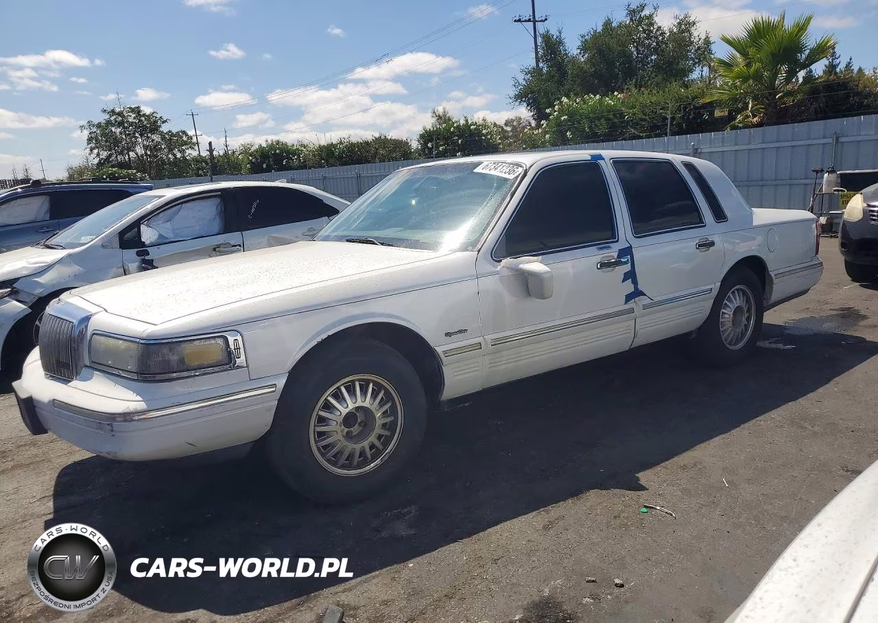 1997 Lincoln Town Car Signature