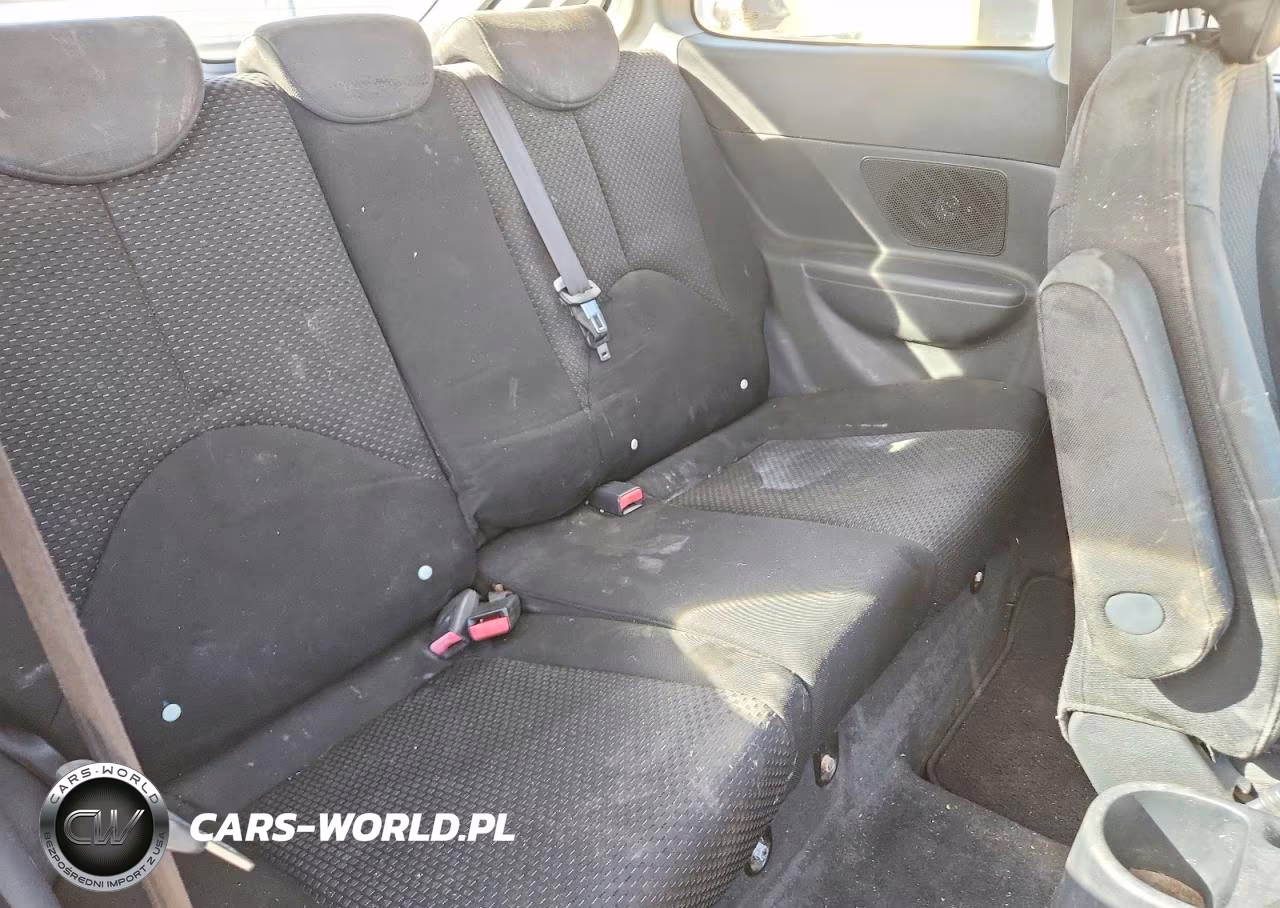 2007 Hyundai Accent Gs VIN:KMHCN36C07U025688 - 10
