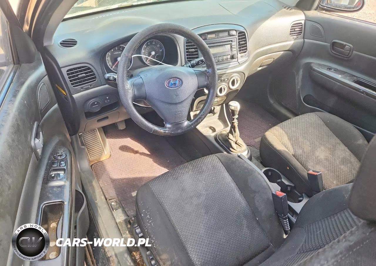 2007 Hyundai Accent Gs VIN:KMHCN36C07U025688 - 8