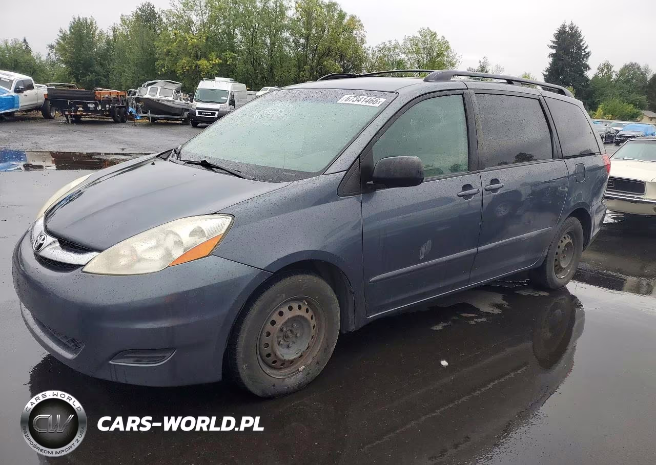 2010 Toyota Sienna Le 7-Passenger