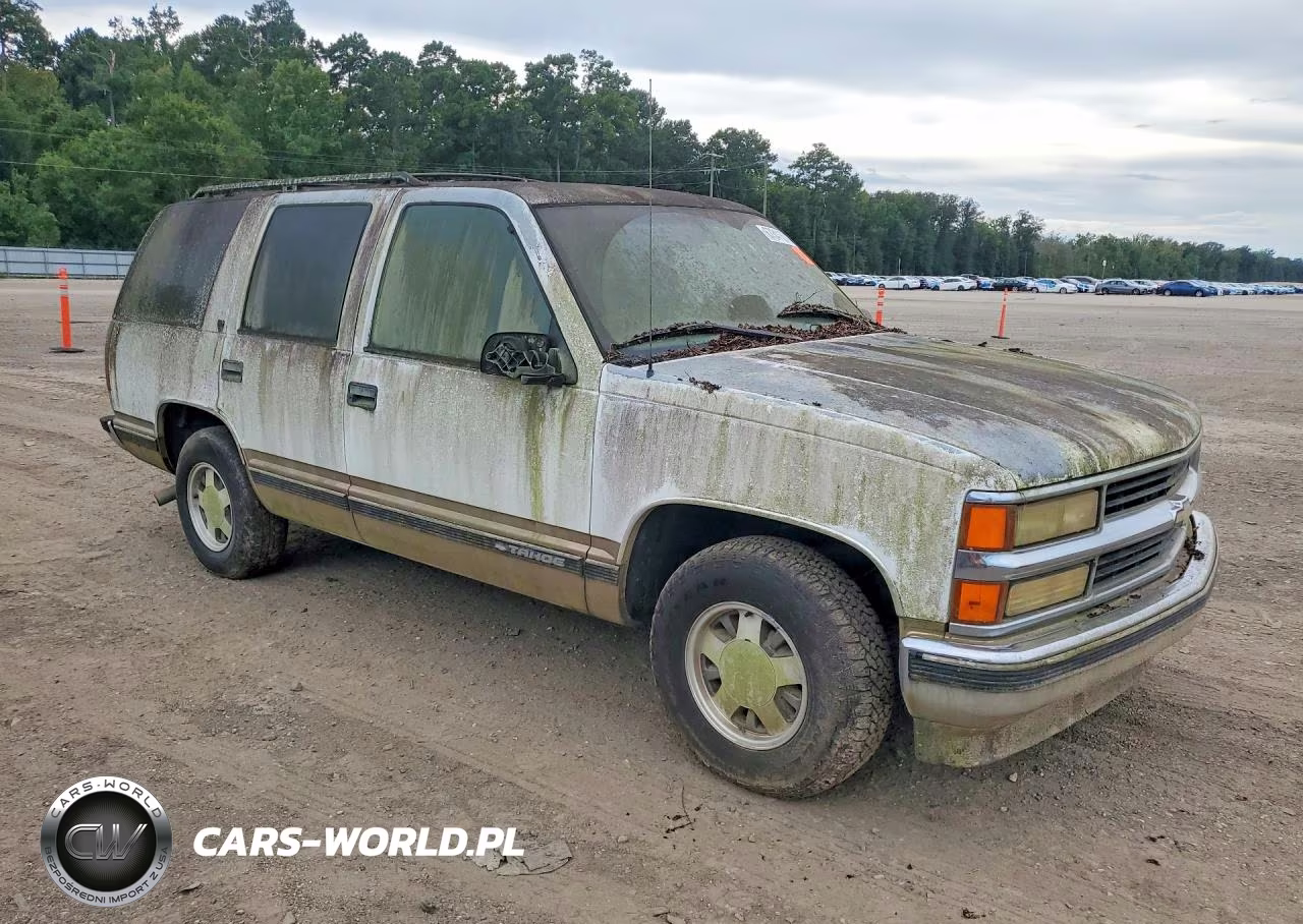 1999 Chevrolet Tahoe C1500 VIN:1GNEC13R3XJ541701 - 4