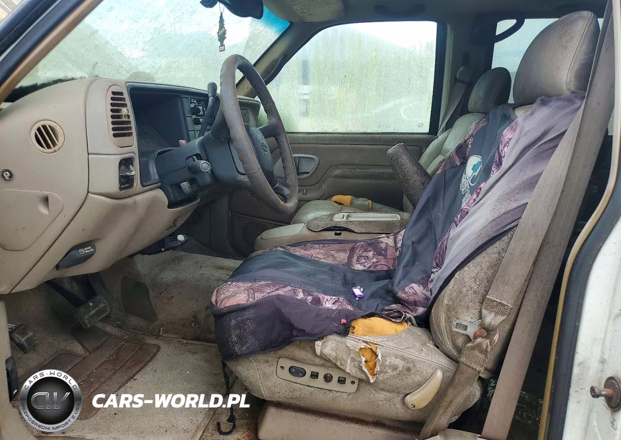 1999 Chevrolet Tahoe C1500 VIN:1GNEC13R3XJ541701 - 7