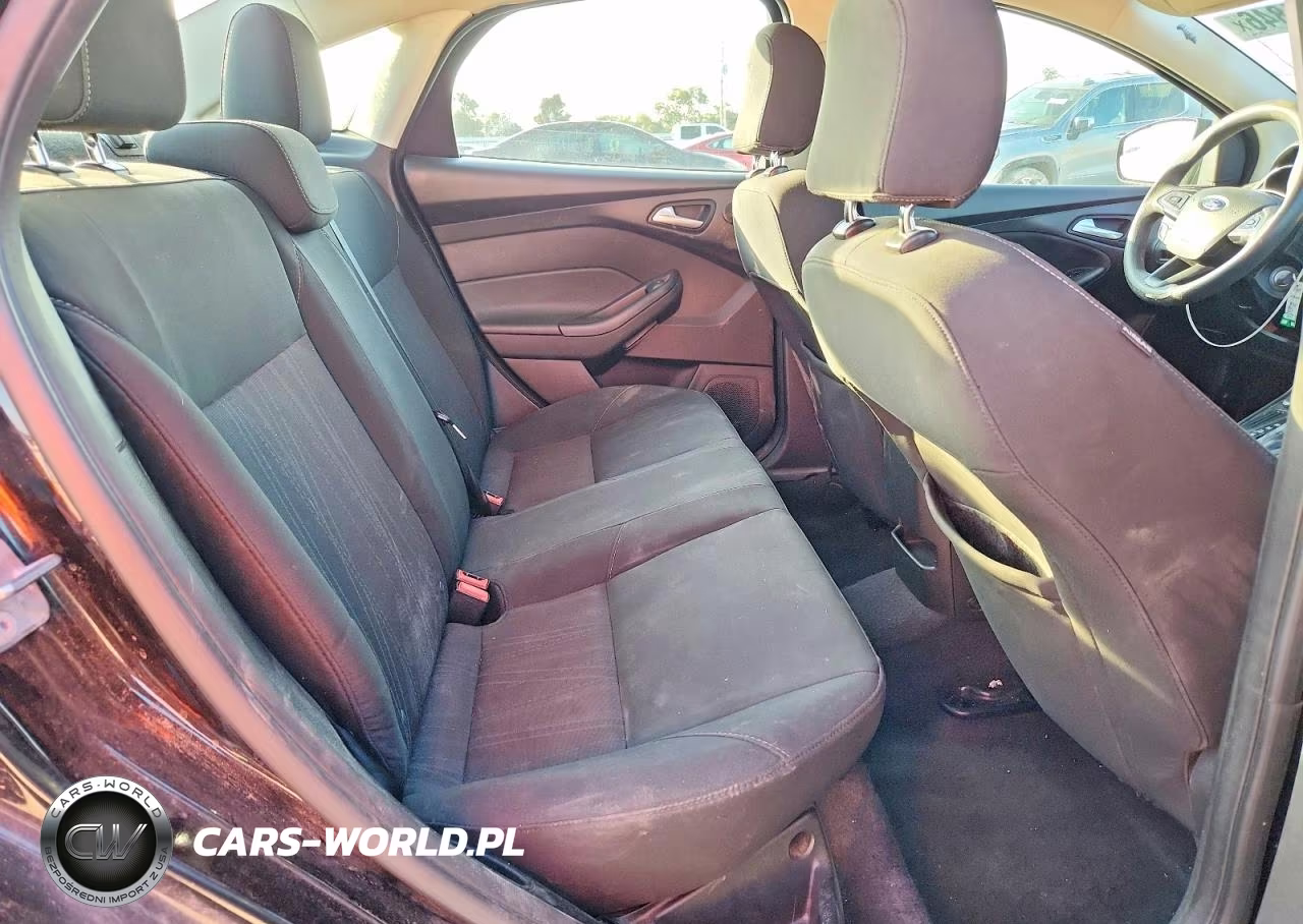 2017 Ford Focus Sel VIN:1FADP3H29HL204607 - 10