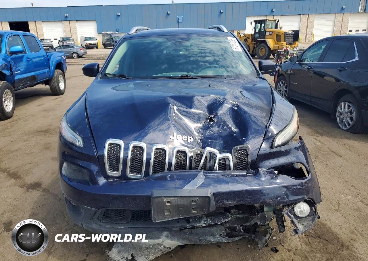 2016 Jeep Cherokee Latitude VIN:1C4PJMCB8GW366540 - 5