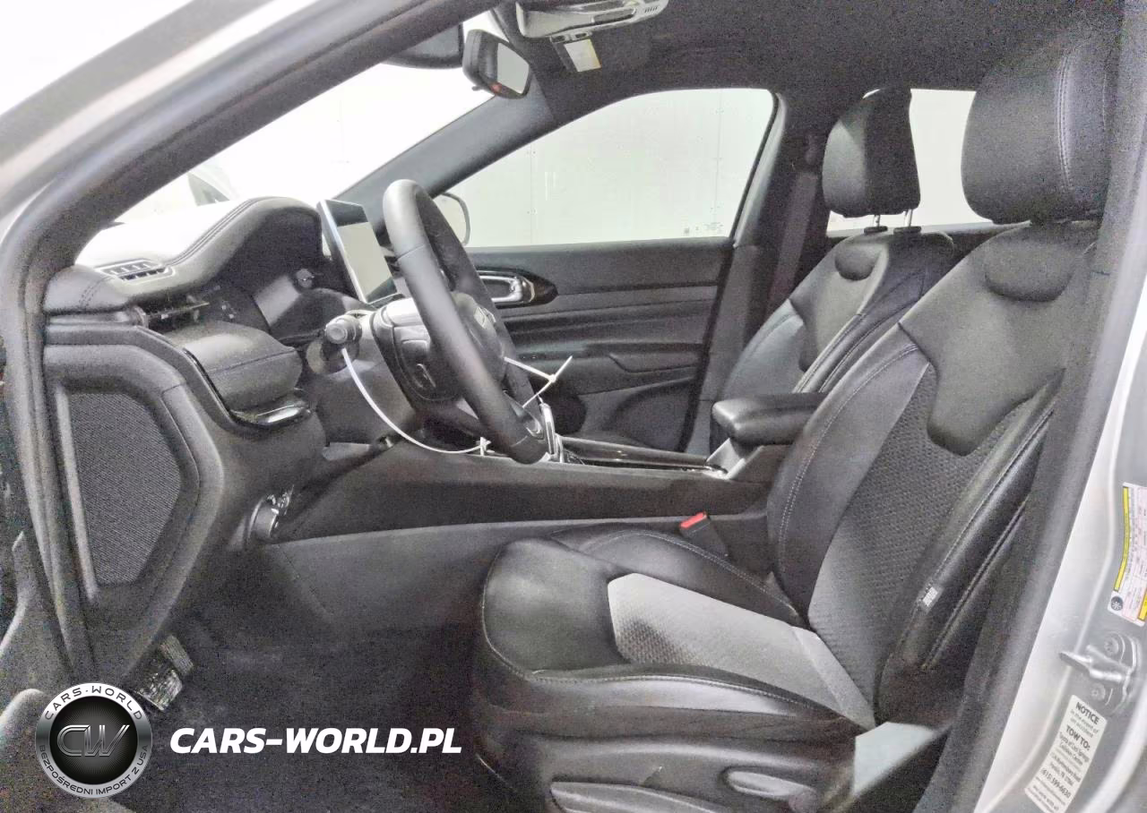 2025 Jeep Compass Latitude VIN:3C4NJDBN3ST571183 - 7
