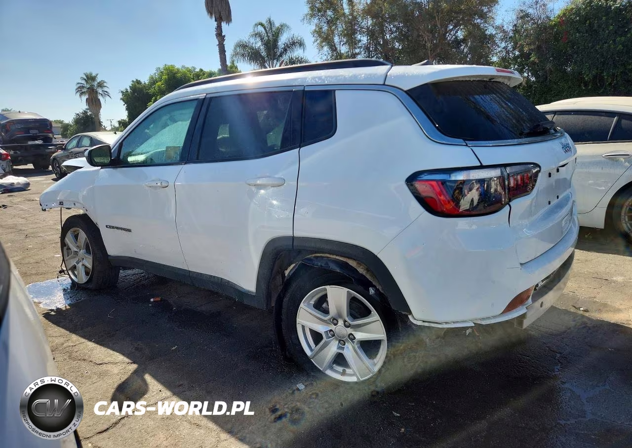 2022 Jeep Compass Latitude VIN:3C4NJCBB5NT166334 - 2