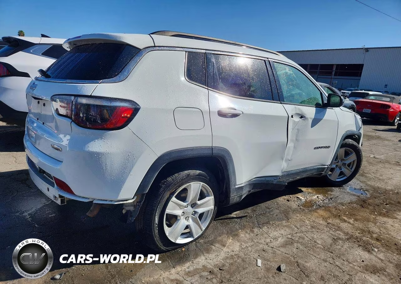 2022 Jeep Compass Latitude VIN:3C4NJCBB5NT166334 - 3