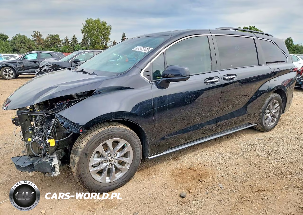 2022 Toyota Sienna Xle