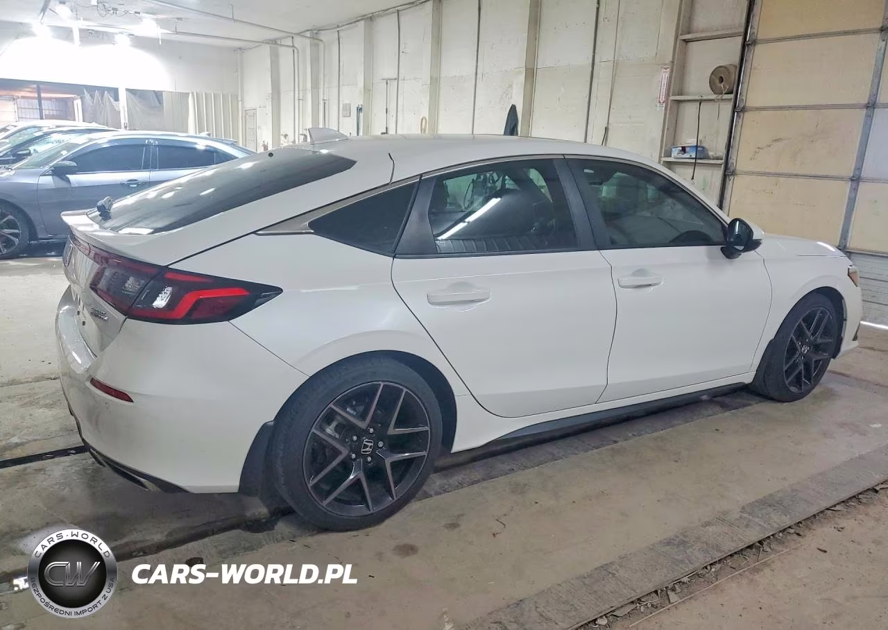 2024 Honda Civic Sport Touring VIN:19XFL1G89RE005270 - 3