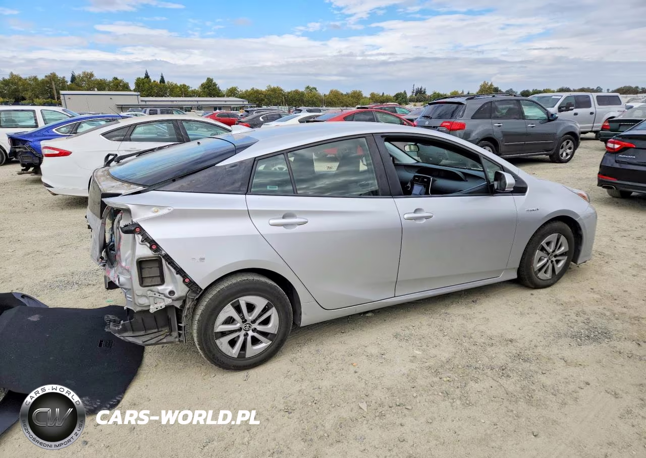 2018 Toyota Prius VIN:JTDKBRFU9J3588644 - 3