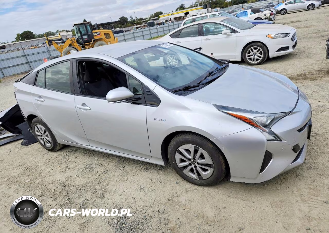 2018 Toyota Prius VIN:JTDKBRFU9J3588644 - 4