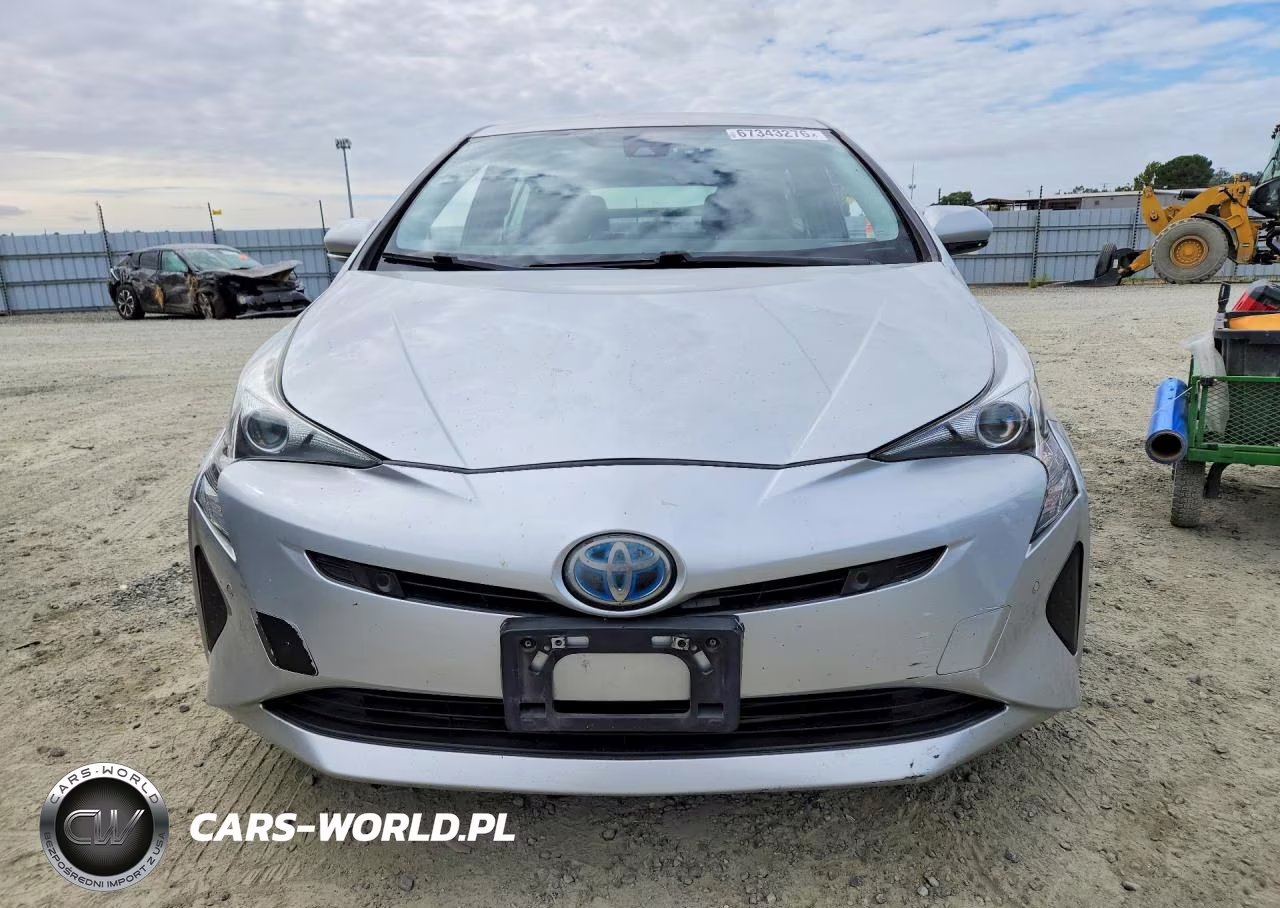 2018 Toyota Prius VIN:JTDKBRFU9J3588644 - 5