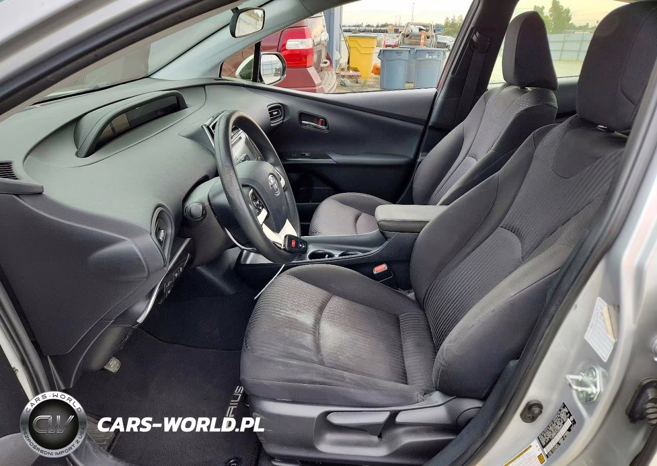 2018 Toyota Prius VIN:JTDKBRFU9J3588644 - 7