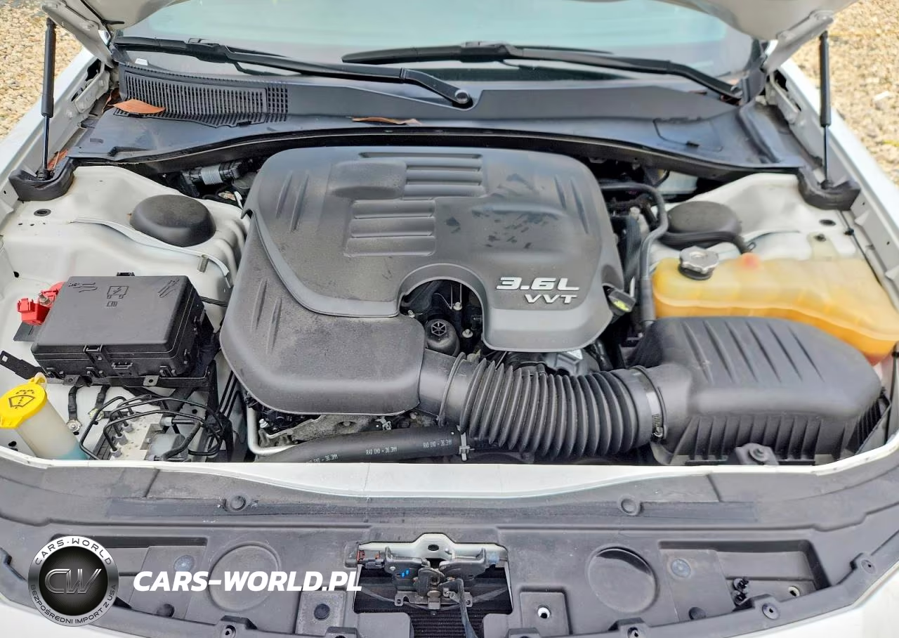 2019 Chrysler 300 S VIN:2C3CCABG7KH635028 - 11