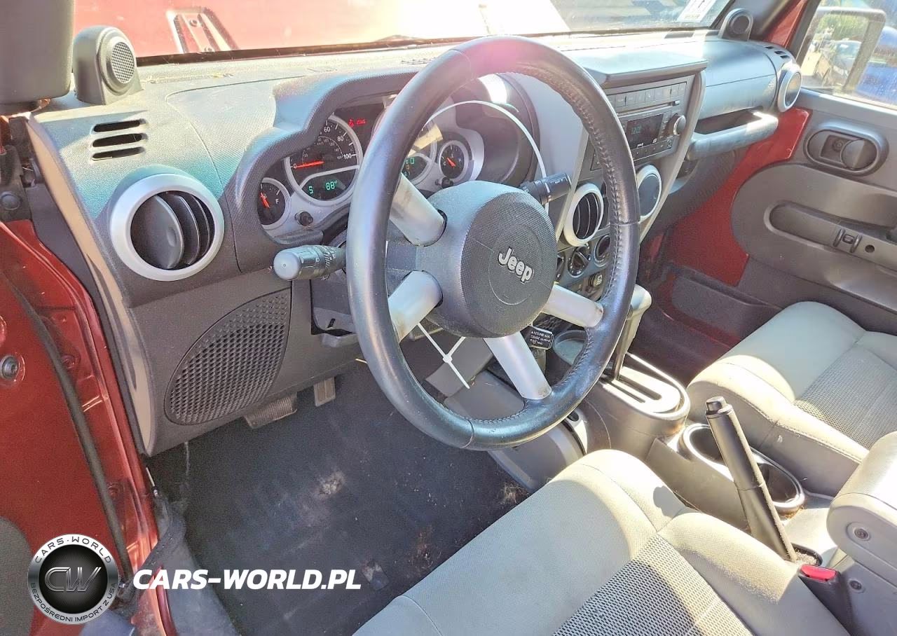 2009 Jeep Wrangler Unlimited Sahara VIN:1J8GA59179L758023 - 8