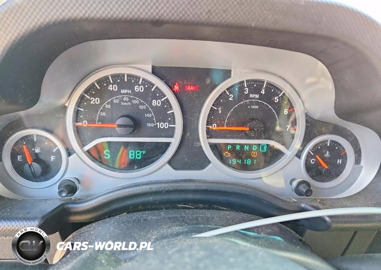 2009 Jeep Wrangler Unlimited Sahara VIN:1J8GA59179L758023 - 9