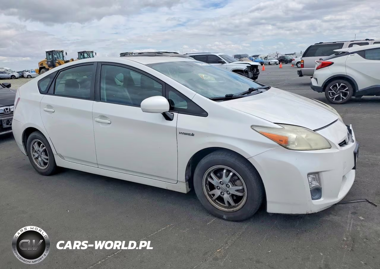2011 Toyota Prius Three VIN:JTDKN3DU2B0249332 - 4
