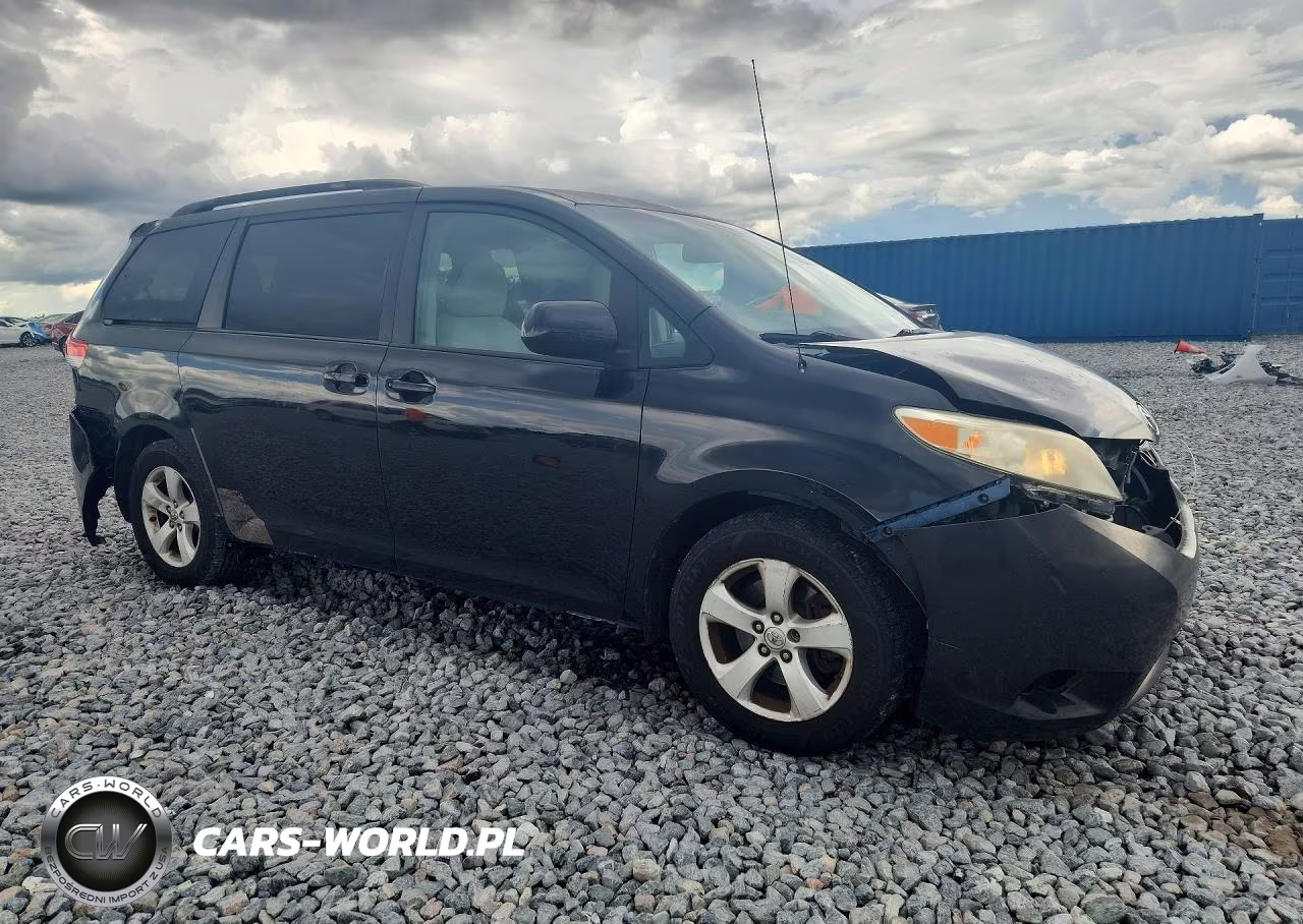 2014 Toyota Sienna Le VIN:5TDKK3DC7ES494418 - 4