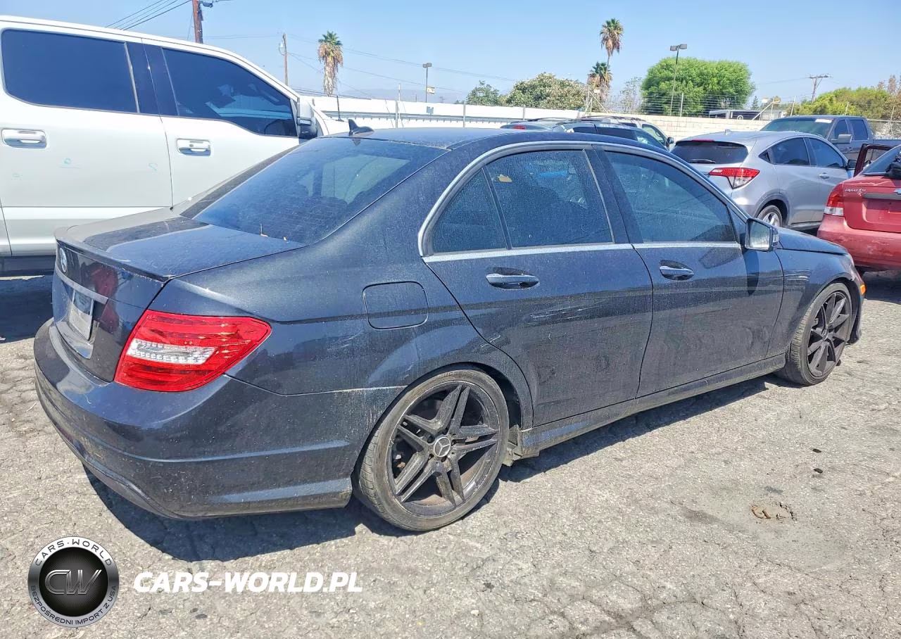 2012 Mercedes-Benz C 250 VIN:WDDGF4HB3CA651640 - 3