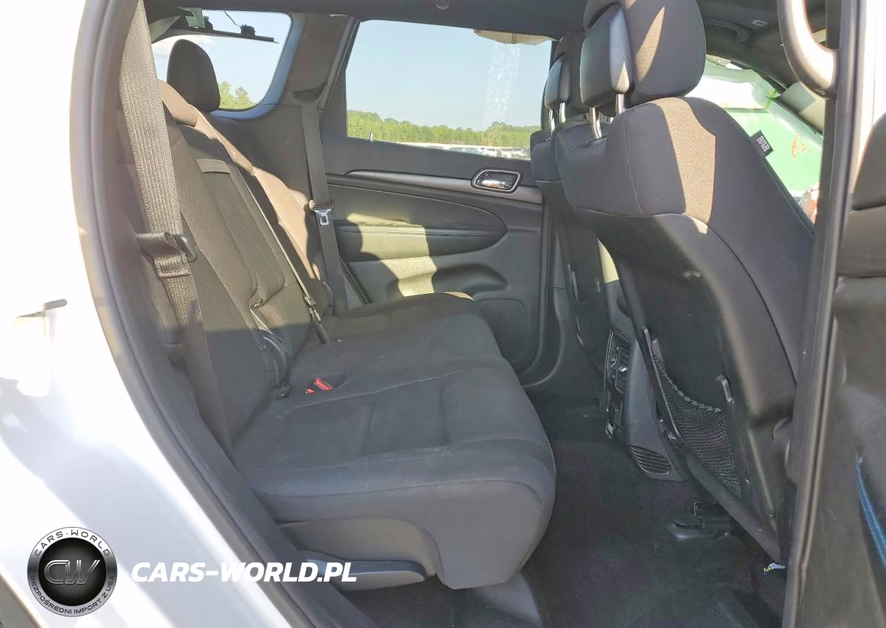 2018 Jeep Grand Cherokee Laredo VIN:1C4RJFAG1JC499829 - 11