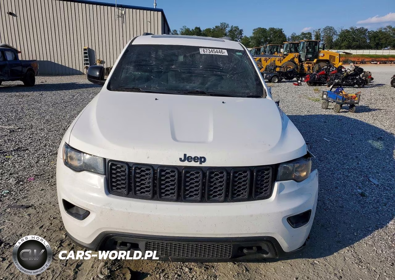 2018 Jeep Grand Cherokee Laredo VIN:1C4RJFAG1JC499829 - 5