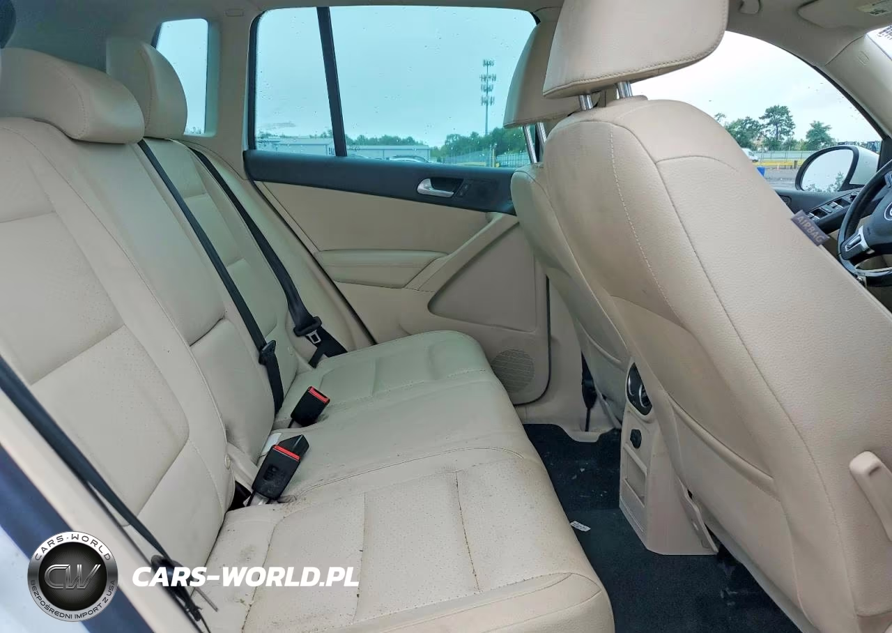 2017 Volkswagen Tiguan Wolfsburg VIN:WVGSV7AX5HK022442 - 10