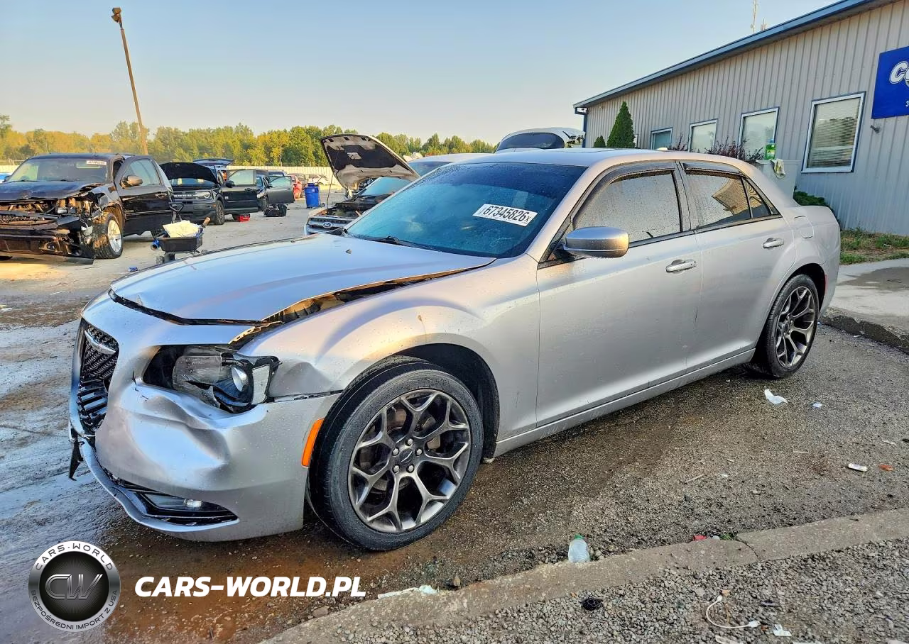2015 Chrysler 300 S VIN:2C3CCABG3FH876011 - 1