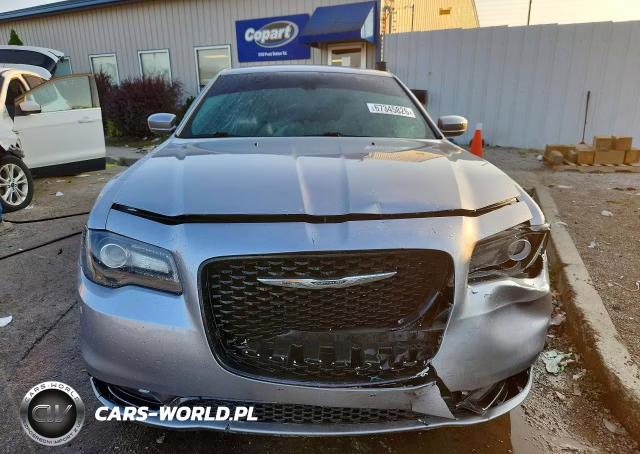 2015 Chrysler 300 S VIN:2C3CCABG3FH876011 - 5