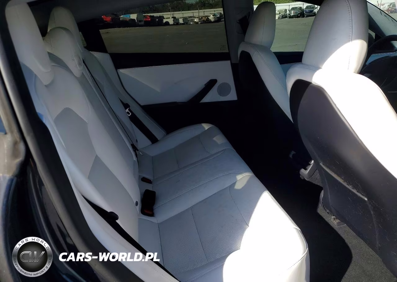 2025 Tesla Model 3 VIN:5YJ3E1EB6SF015637 - 10