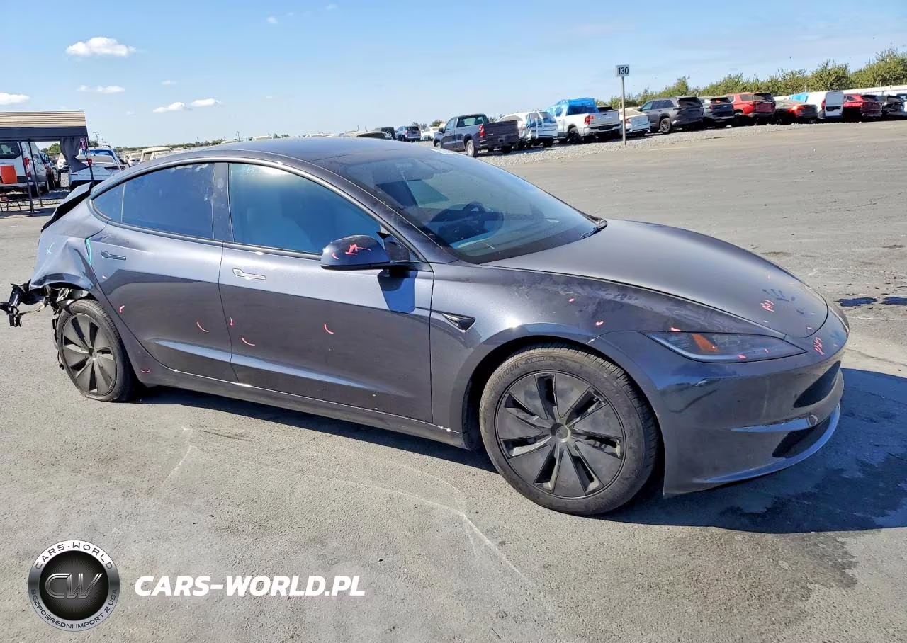 2025 Tesla Model 3 VIN:5YJ3E1EB6SF015637 - 4