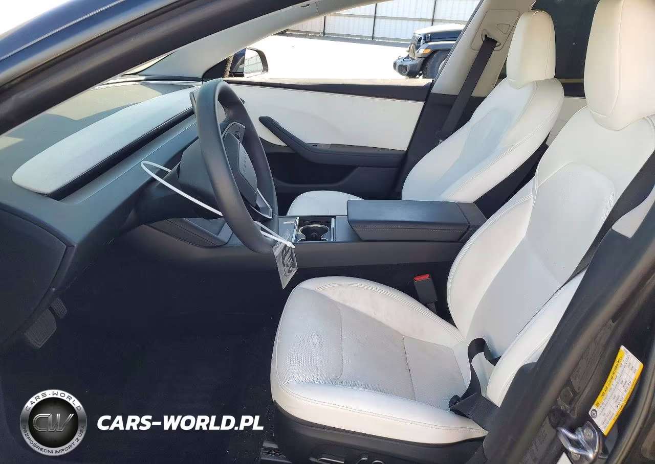 2025 Tesla Model 3 VIN:5YJ3E1EB6SF015637 - 7