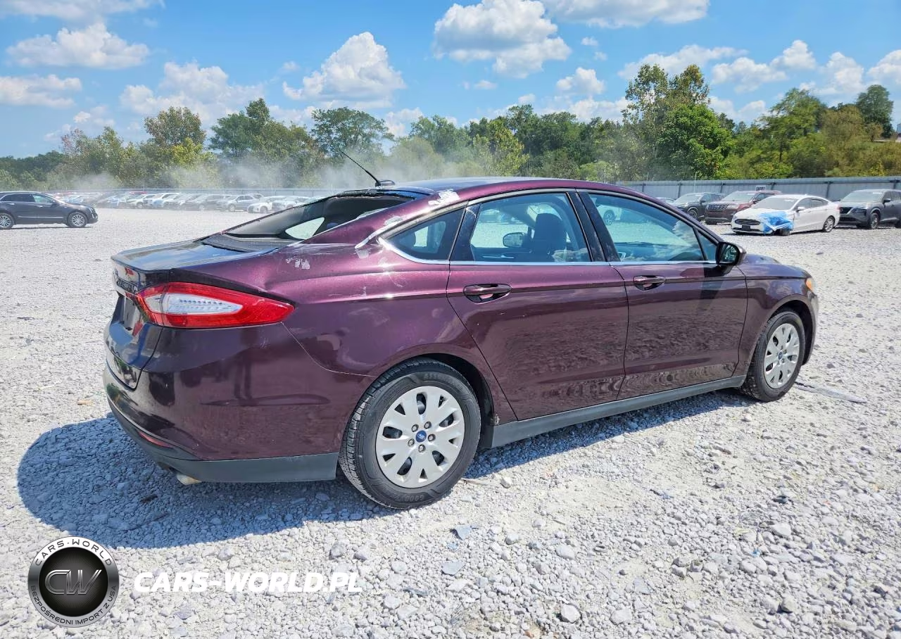 2013 Ford Fusion S VIN:3FA6P0G72DR247119 - 3