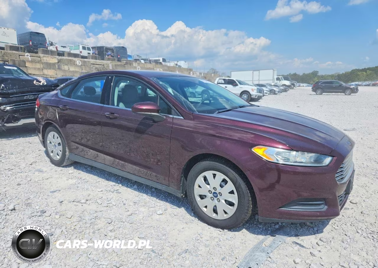 2013 Ford Fusion S VIN:3FA6P0G72DR247119 - 4