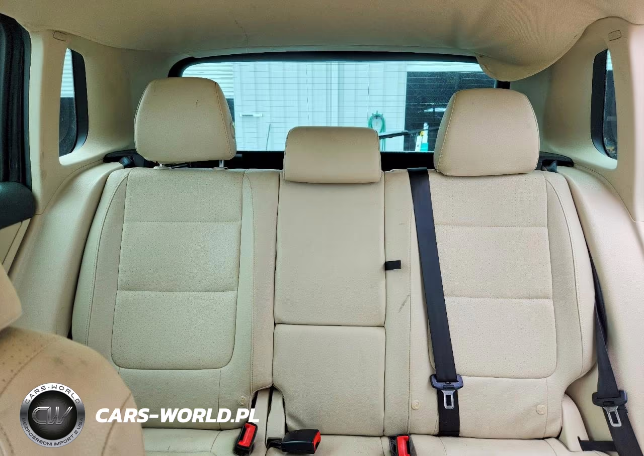 2017 Volkswagen Tiguan Wolfsburg VIN:WVGRV7AX6HW506188 - 10