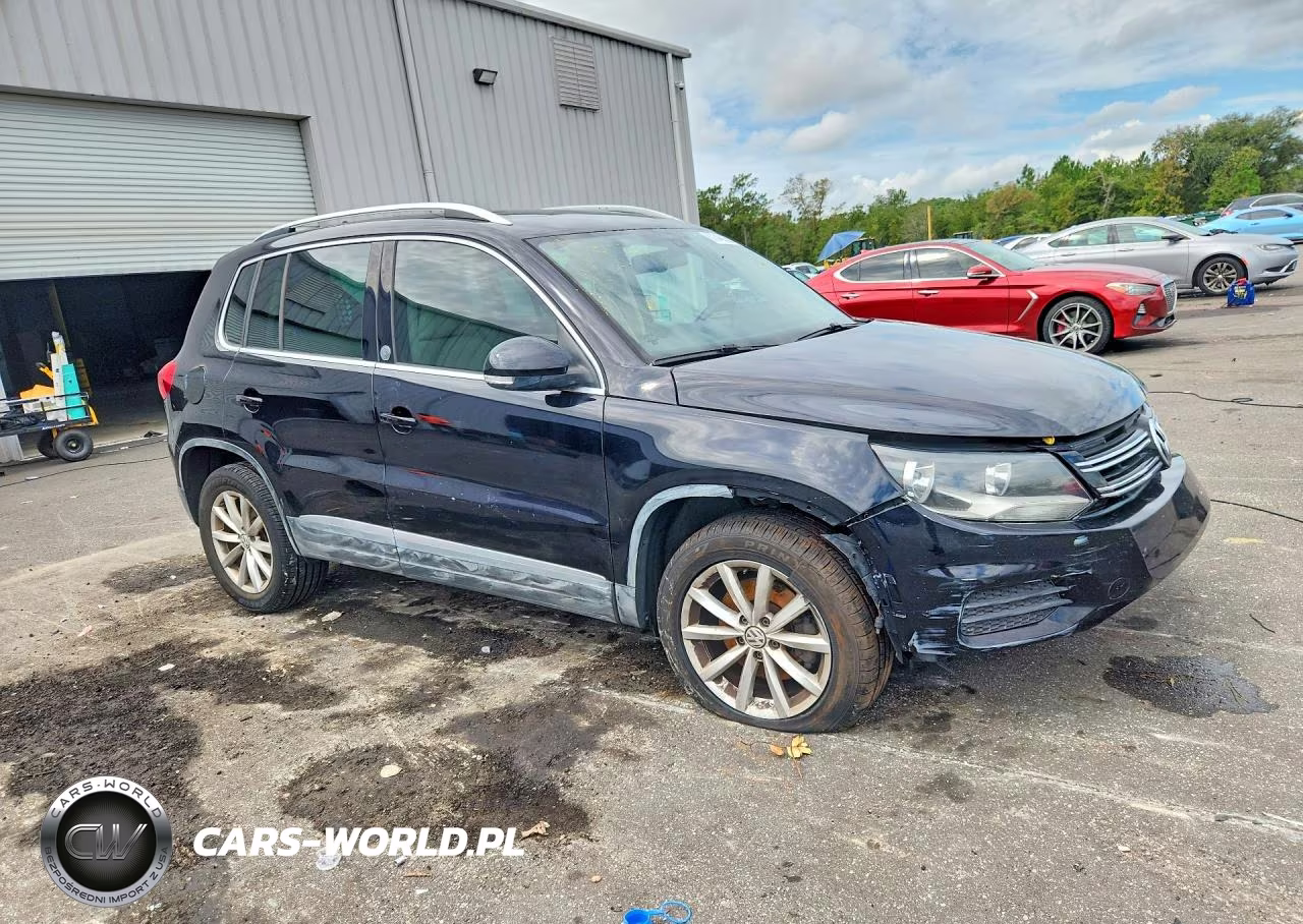 2017 Volkswagen Tiguan Wolfsburg VIN:WVGRV7AX6HW506188 - 4