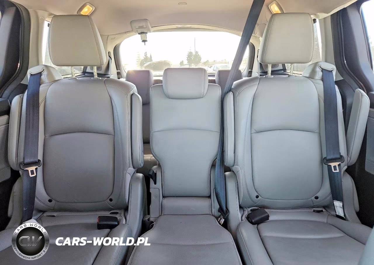 2018 Honda Odyssey Elite VIN:5FNRL6H96JB015111 - 10