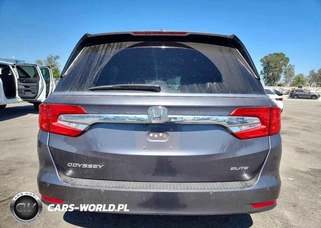 2018 Honda Odyssey Elite VIN:5FNRL6H96JB015111 - 6