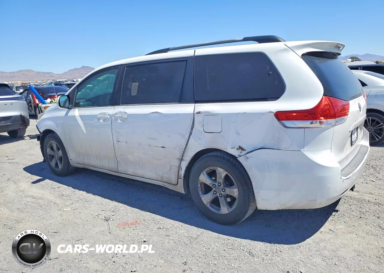 2012 Toyota Sienna Le VIN:5TDKK3DCXCS229568 - 2
