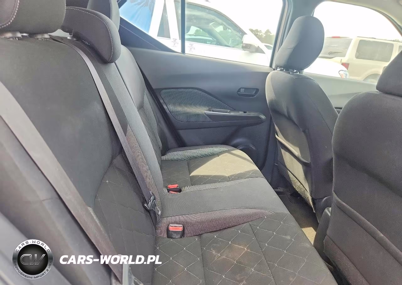 2019 Nissan Kicks S VIN:3N1CP5CU2KL534081 - 11
