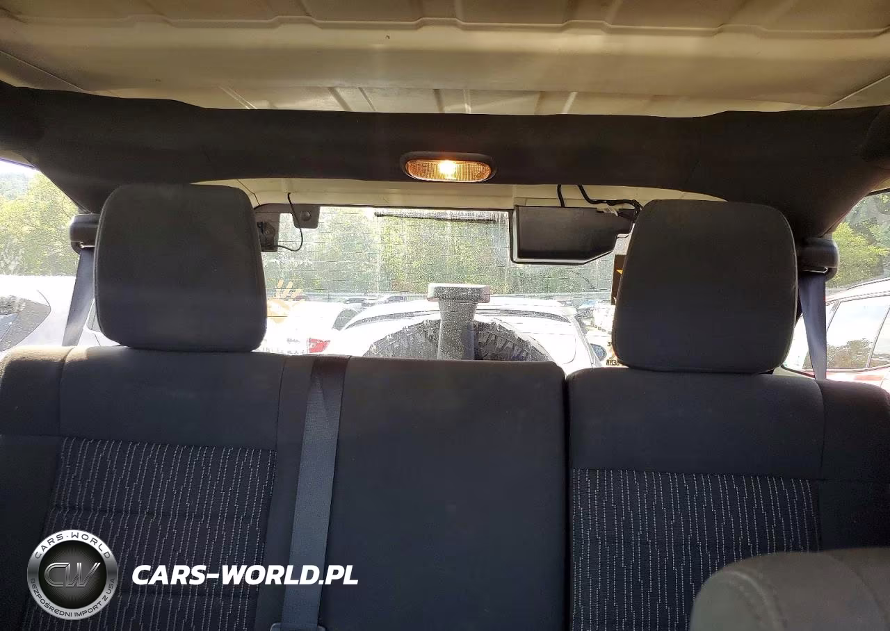 2011 Jeep Wrangler Unlimited Sport VIN:1J4BA3H13BL511038 - 10
